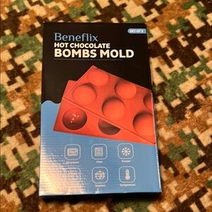 Beneflix Hot Chocolate Bombs Mold (Set of 2)